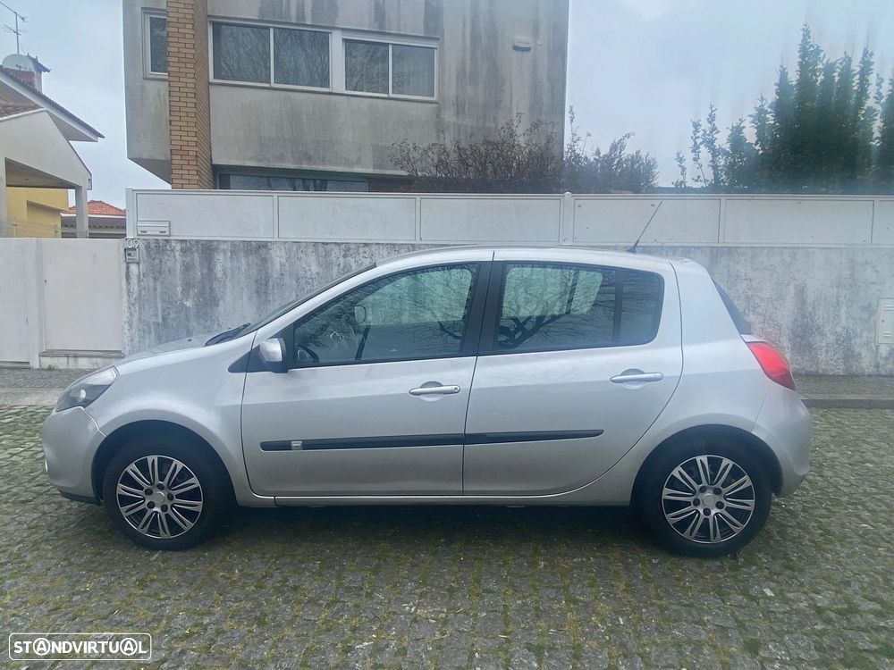 Renault Clio - 11