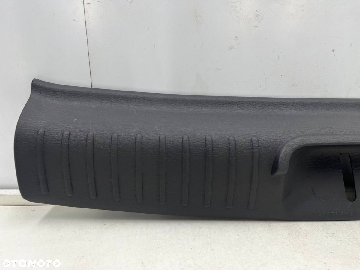 Tapicerka Chrysler PT Cruiser 00-10r. próg bagażnika osłona pasa tylnego nakładka orj37trmah-a - 3