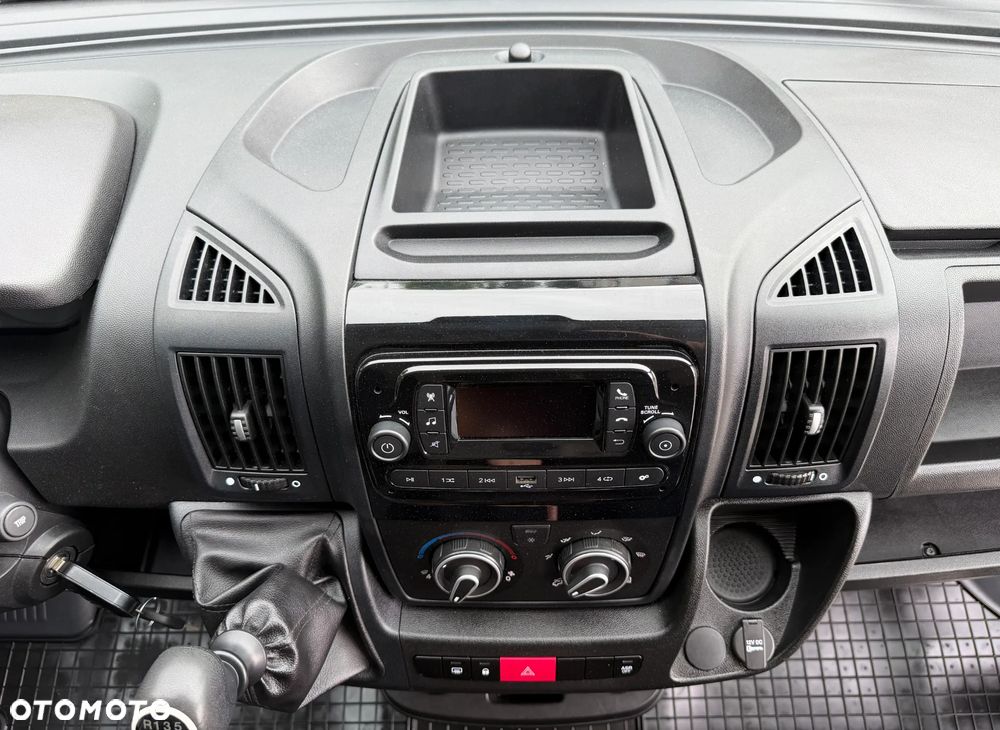 Citroën JUMPER WZMOCNIONY L3H2 HEAVY MAXI 3.5t Ładowność 1500kg Homologacja haka 3t.  SILNIK Euro-6 Starszej konstrukcji PSA Poj..2179cm3 140KM Trwały bezawaryjny na pojedynczej turbinie Nie!! Stelantis!! Koła 16' Hamulce wzmocnione BREMBO, Podwójne resory! Pełna zabudowa ładowni! Najtrwalsza konfiguracja maxi VAN L3H2 13m3 - 18