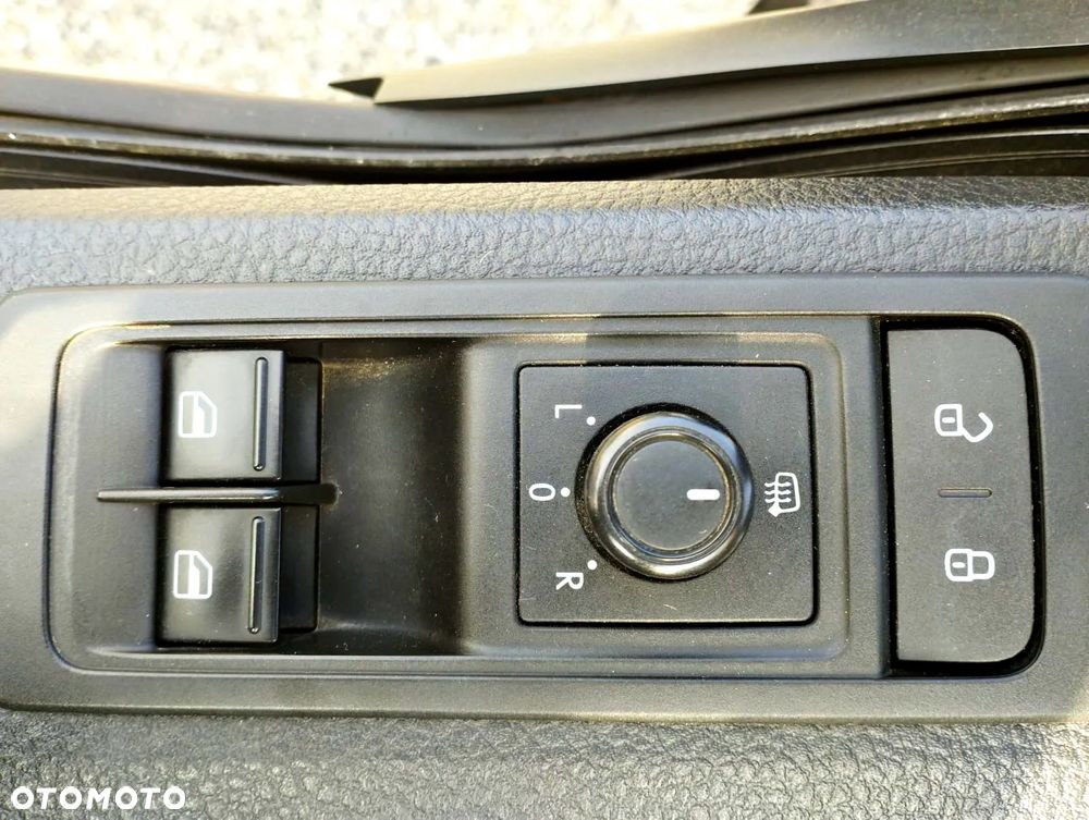 Volkswagen Caravelle - 21