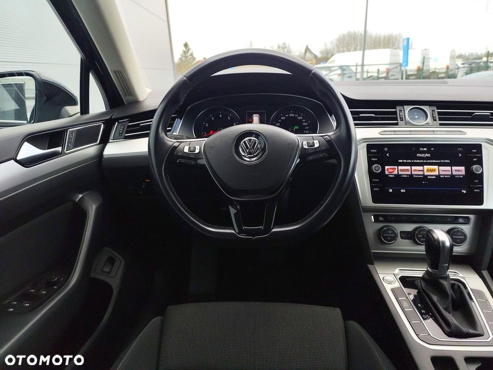 Volkswagen Passat - 17