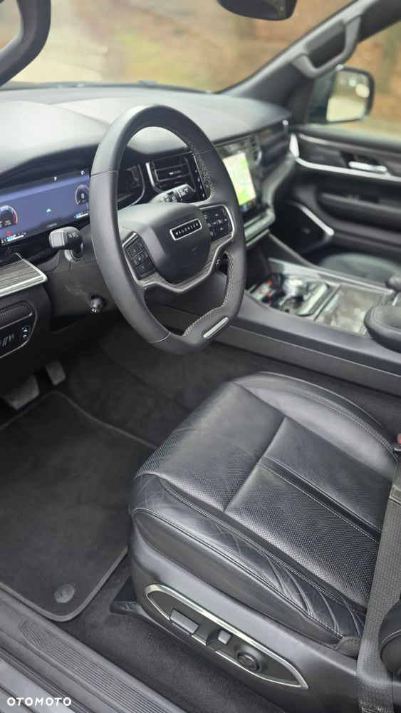 Jeep Wagoneer - 8