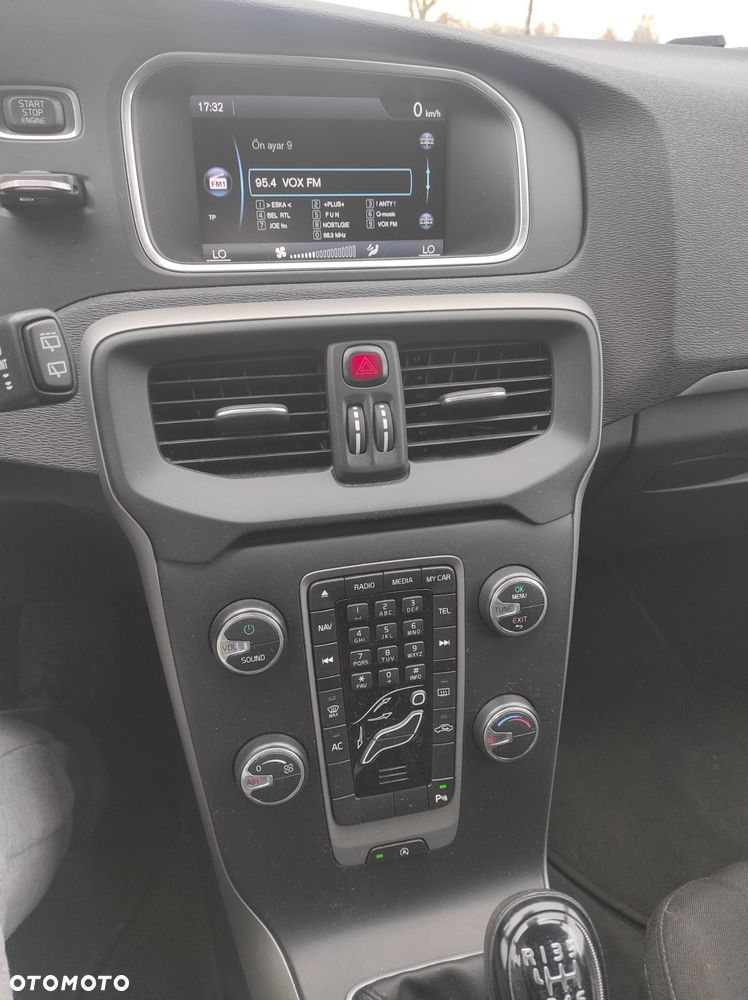 Volvo V40 D2 Base - 12