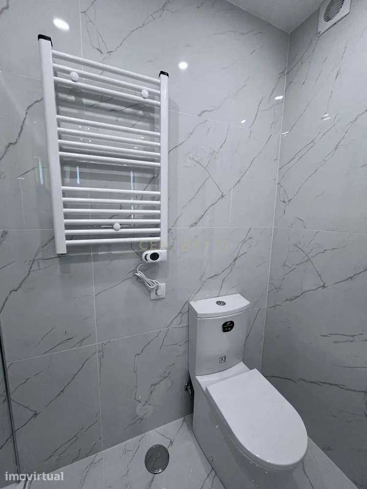 Apartamento Renovado em Cascais com Excelente Localização perto da pra - Grande imagem: 5/13