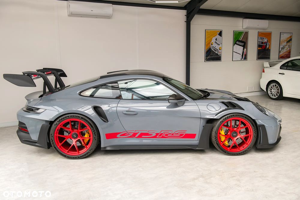 Porsche 911 GT3 RS - 12