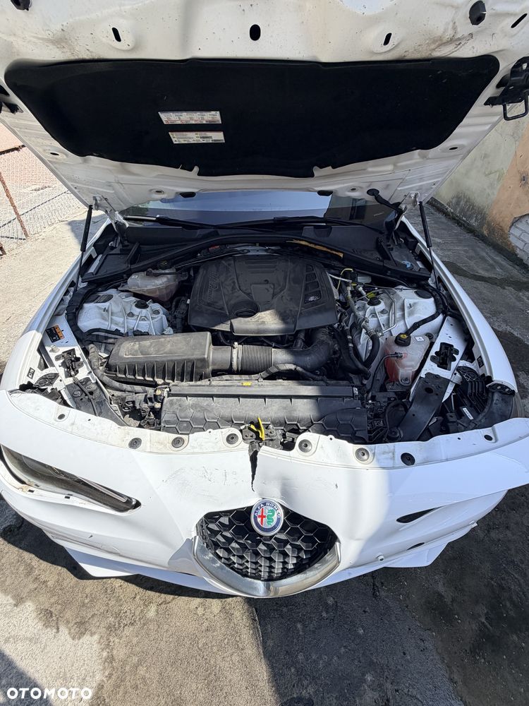 Alfa Romeo Giulia 2.0 Turbo 16V AT8 - 21