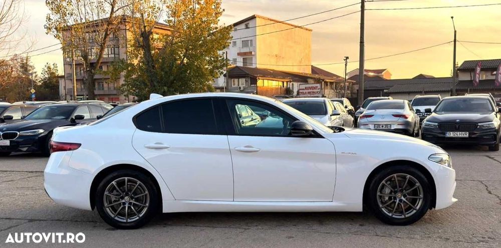 Alfa Romeo Giulia - 10