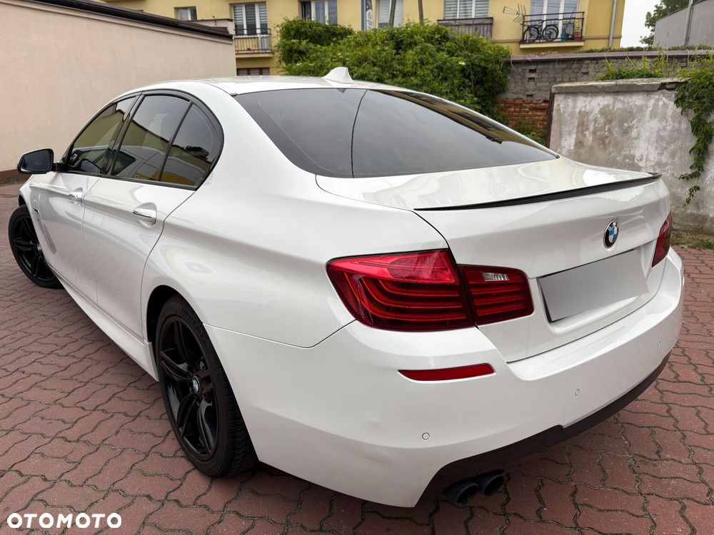 BMW Seria 5 525d xDrive - 12