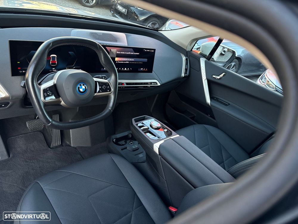 BMW iX xDrive 40 - 17