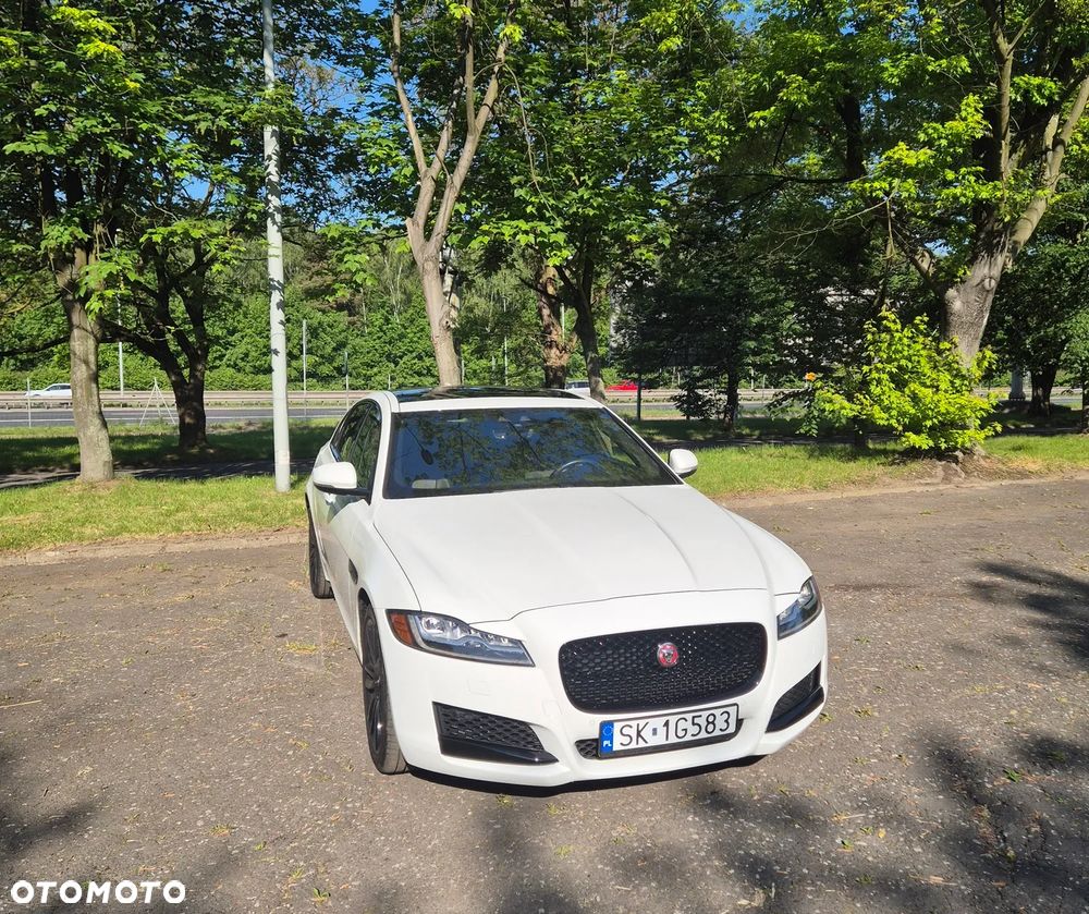 Jaguar XF 2.0 T Prestige - 13