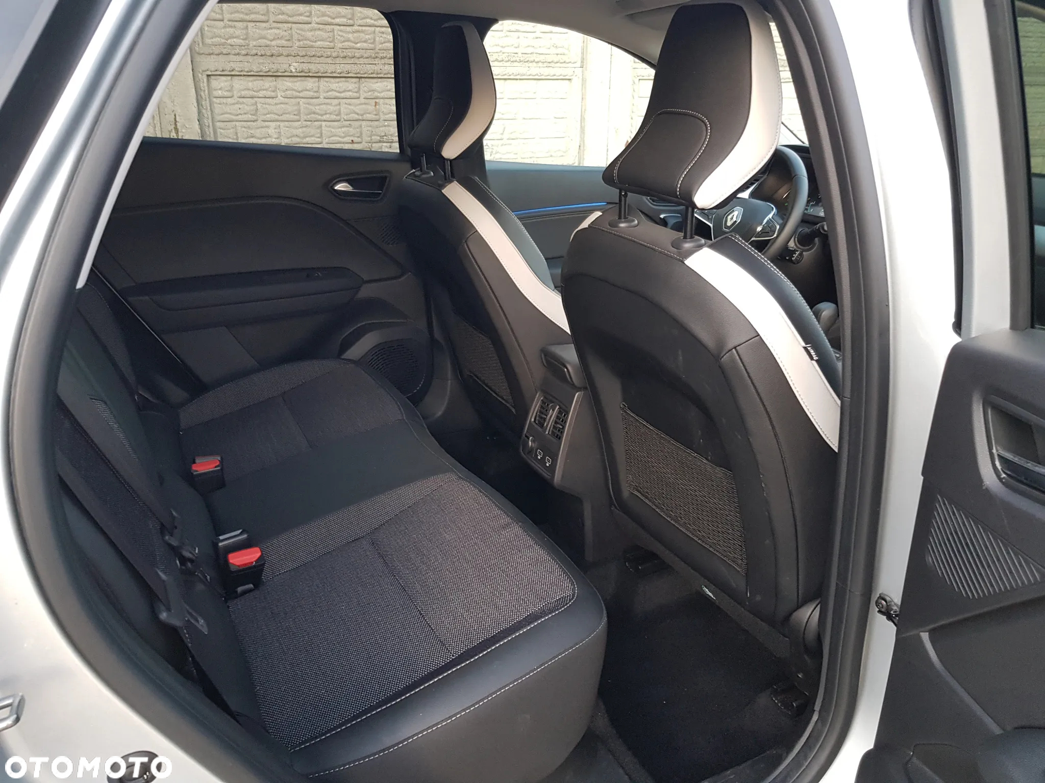 Renault Captur 1.3 TCe mHEV Techno EDC - 6