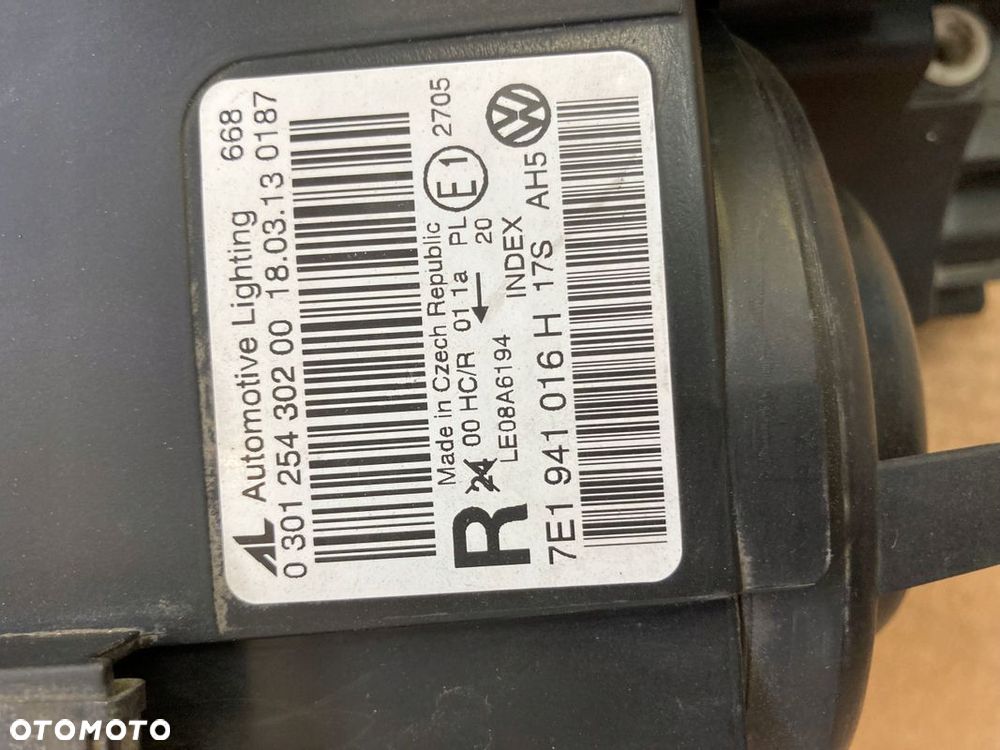 TRANSPORTER T5 LIFT 10- REFLEKTOR PRAWY LAMPA - 6