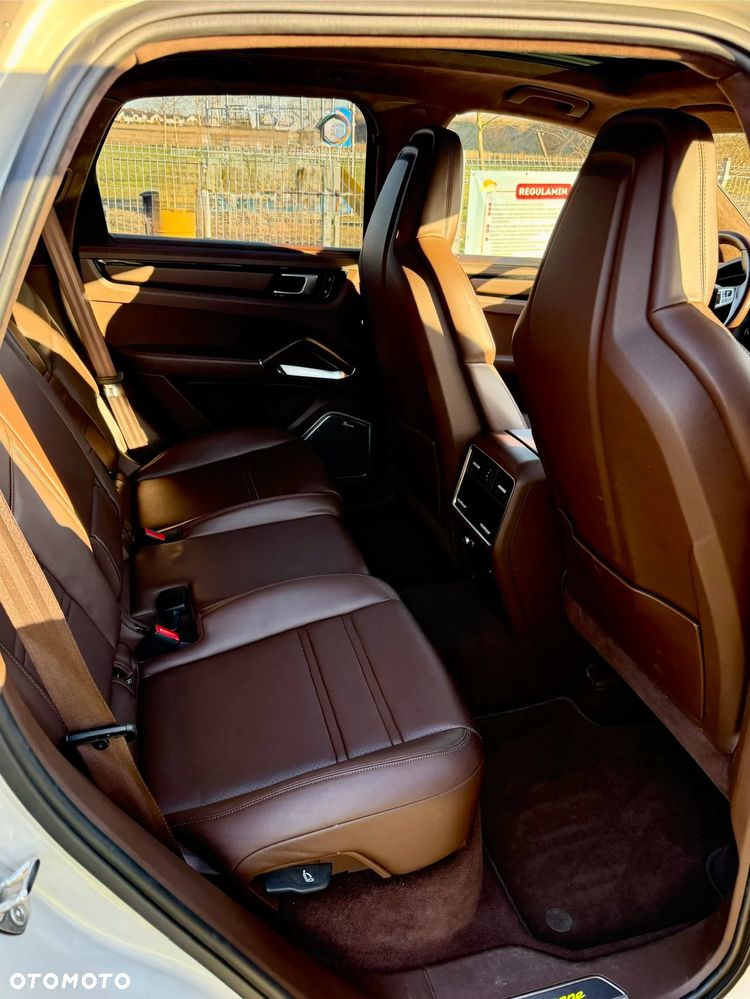 Porsche Cayenne S E-Hybrid PHEV - 14