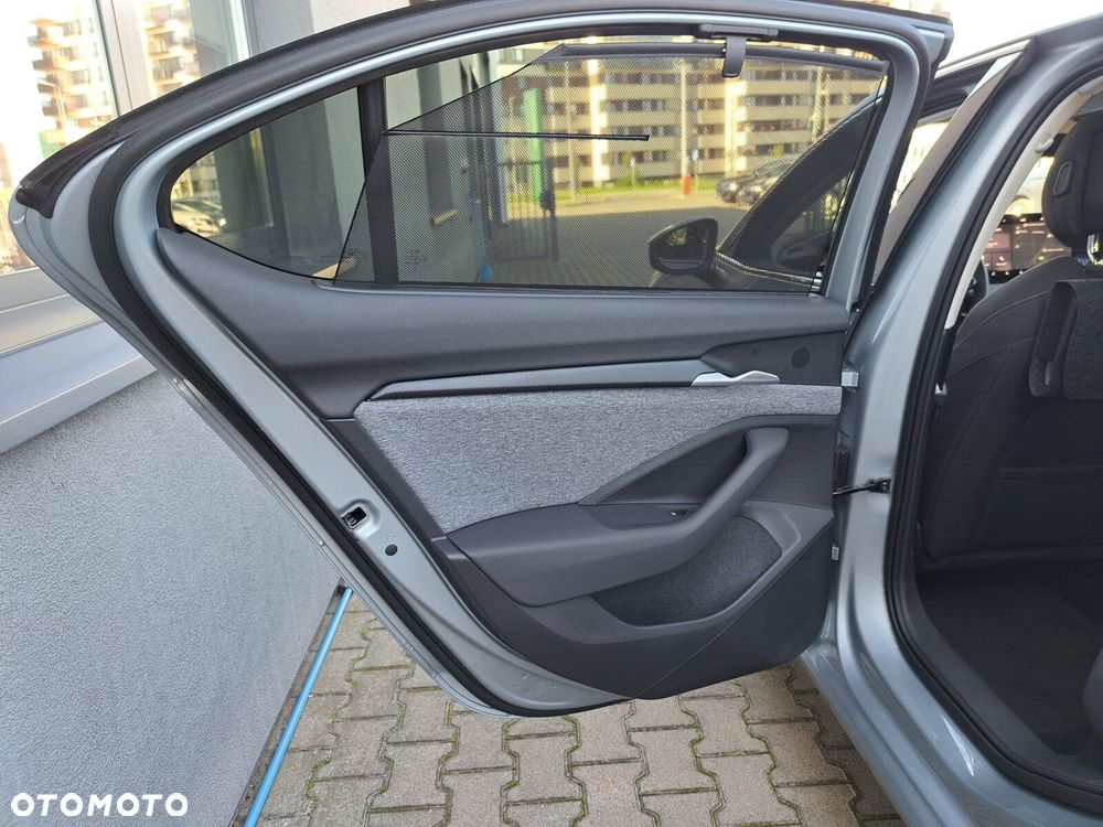 Skoda Superb 2.0 TSI Selection DSG - 28