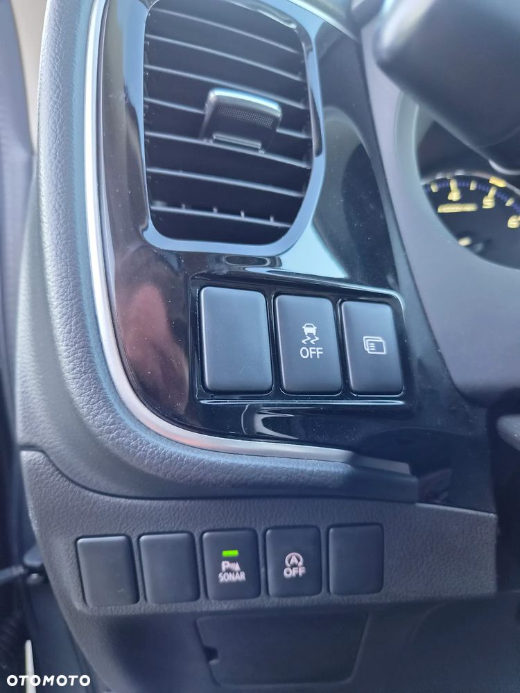 Mitsubishi Outlander - 36