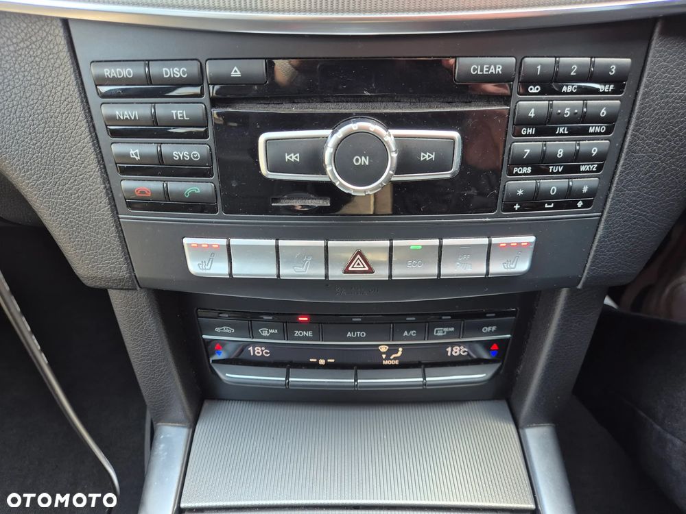 Mercedes-Benz Klasa E 220 CDI DPF BlueEFFICIENCY 7G-TRONIC - 37