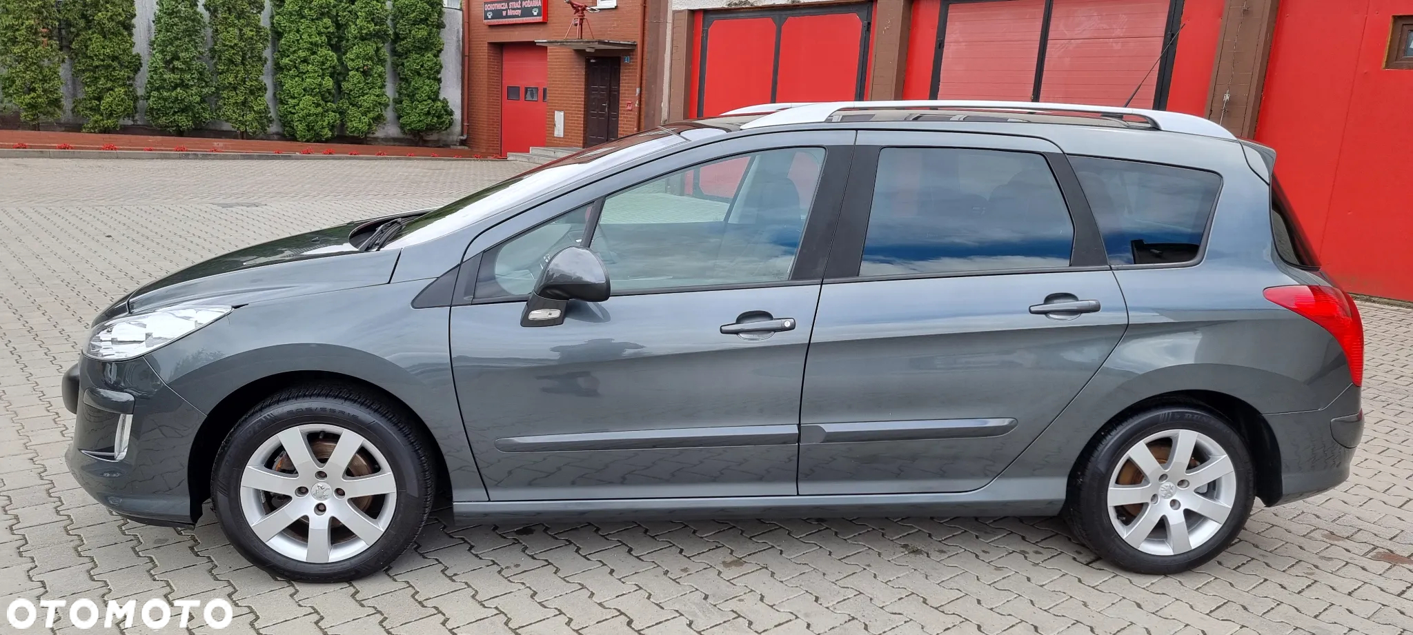 Peugeot 308 - 8