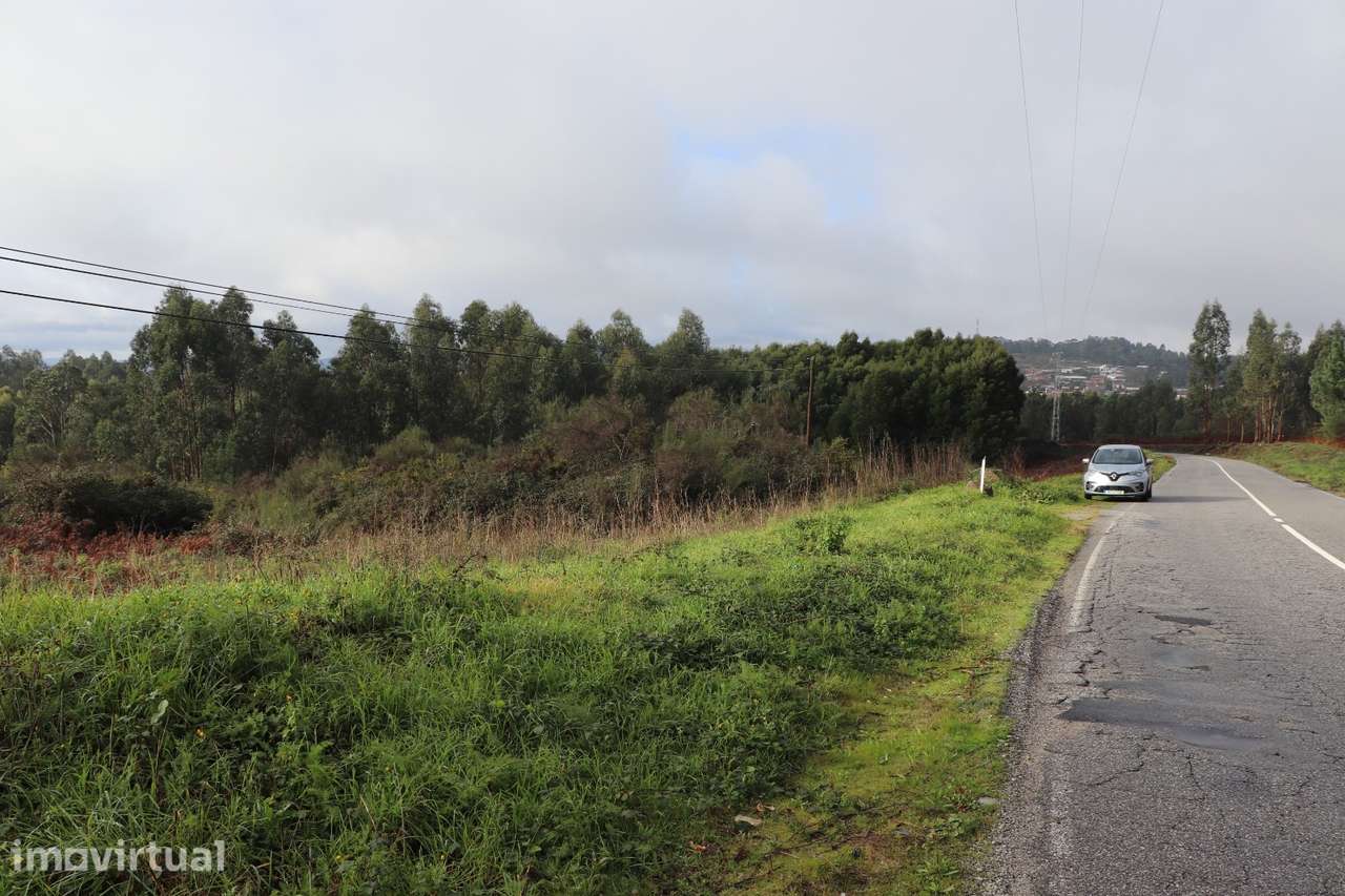 Lote de Terreno  Venda em Lustosa e Barrosas (Santo Estêvão),Lousada - Grande imagem: 4/8