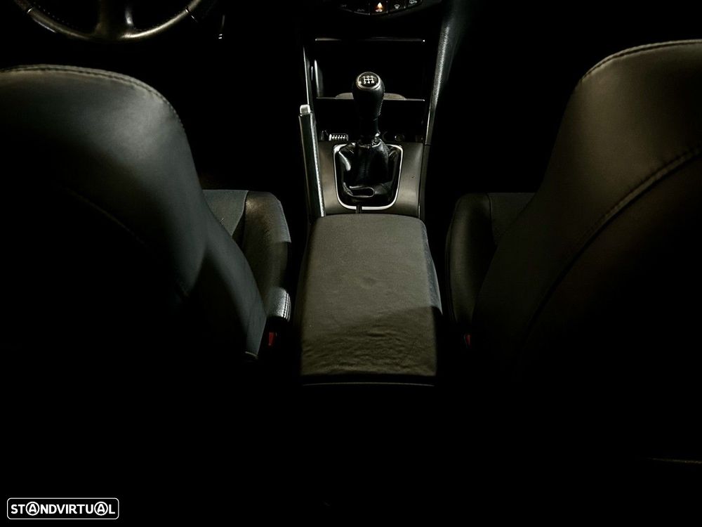 Honda Accord 2.0 Sport - 28