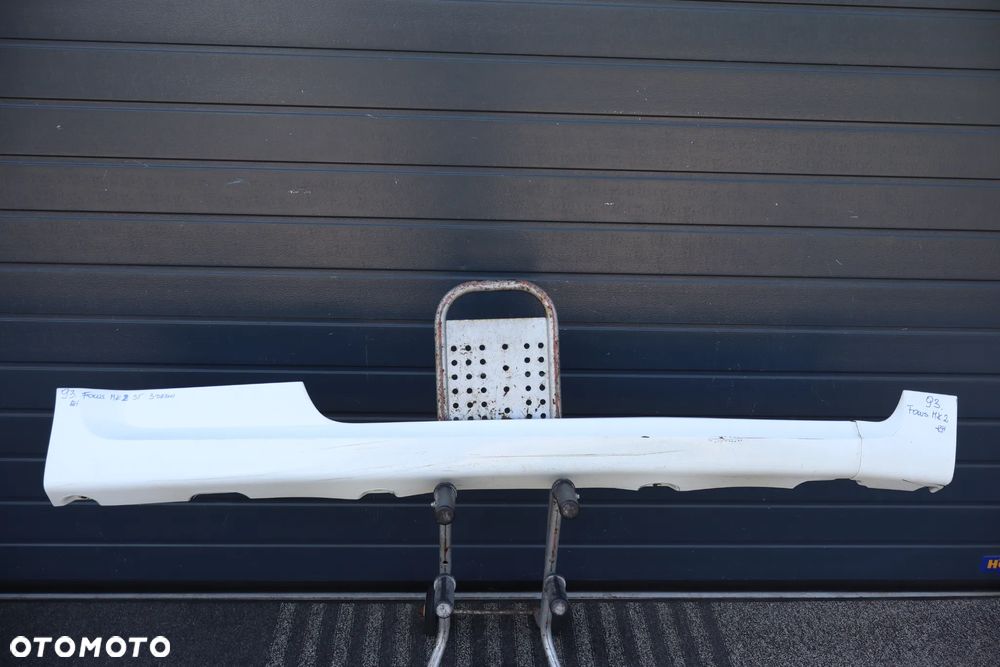 LISTWA NAKŁADKA PROGOWA PRÓG PRAWA FORD FOCUS MK2 II ST 3D 4M5J-B10154-ACW 2008 - 1