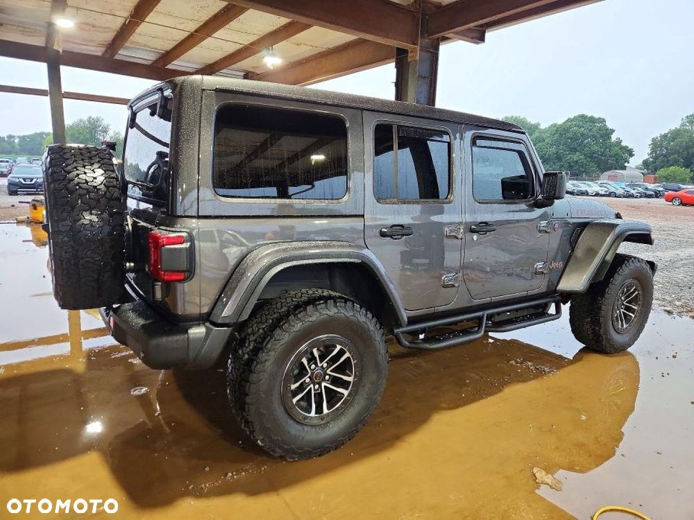 Jeep Wrangler - 4