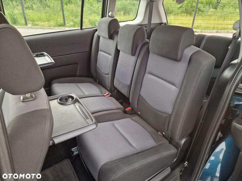 Mazda 5 - 8