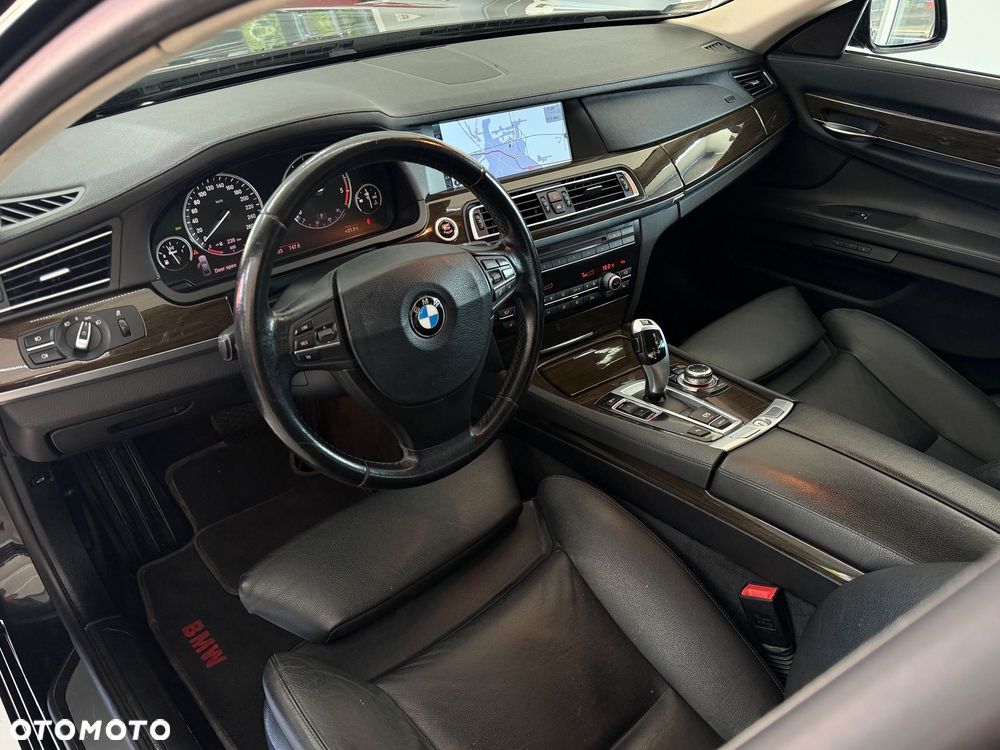 BMW Seria 7 730d - 33