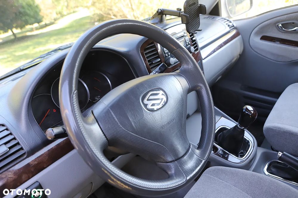 Suzuki Grand Vitara 2.7 V6 - 11