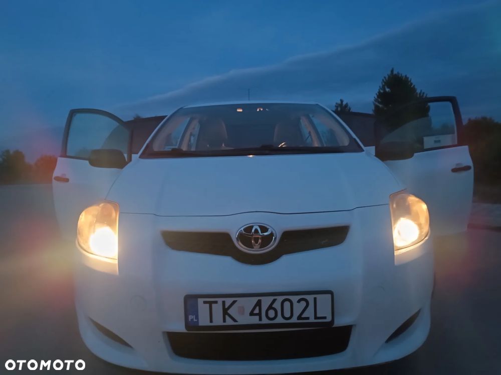 Toyota Auris 1.4 D-4D Terra - 8