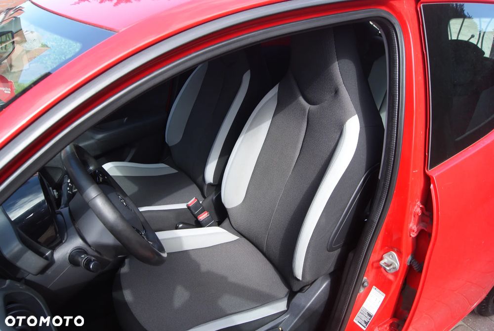 Toyota Aygo x-clusiv - 8