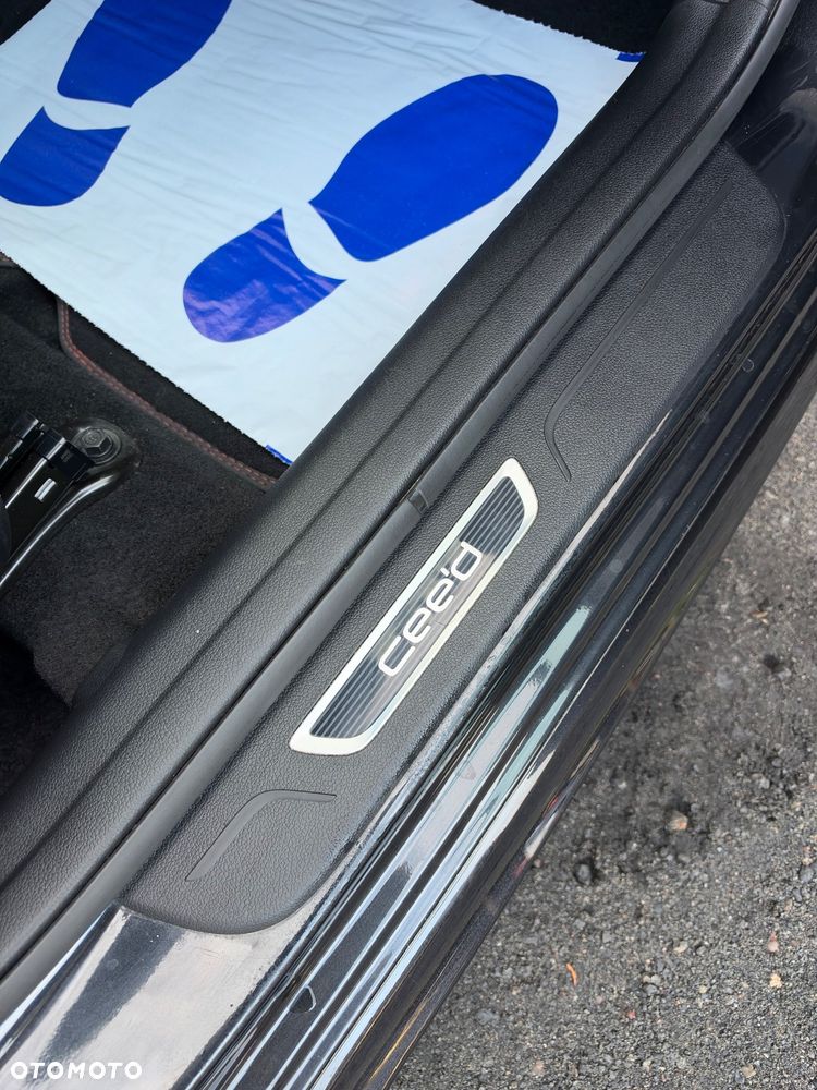 Kia Ceed - 36