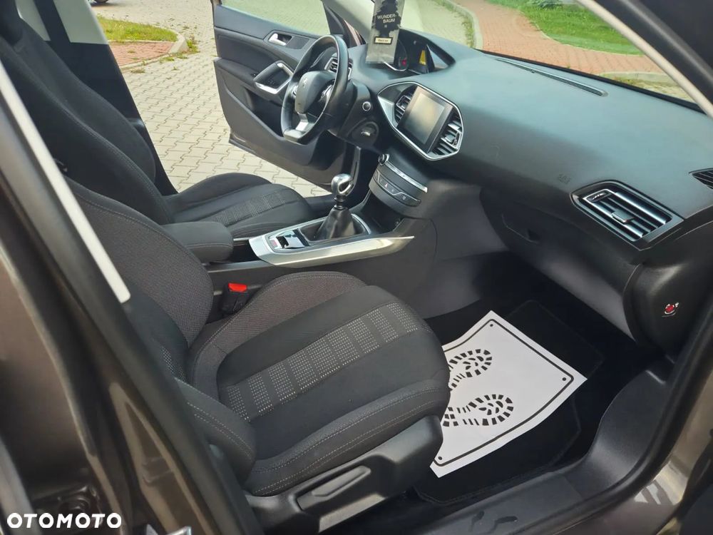 Peugeot 308 1.6 e-HDi Access S&S - 16