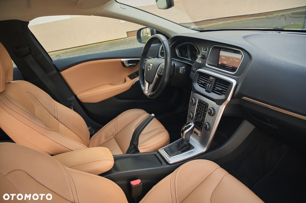 Volvo V40 D2 Geartronic Inscription - 4