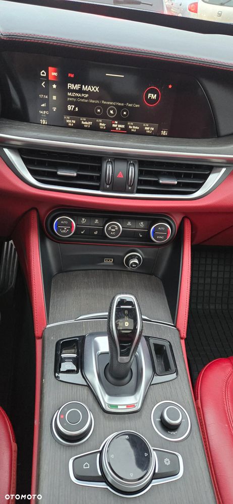 Alfa Romeo Stelvio 2.0 Turbo 16V AT8-Q4 Ti - 21