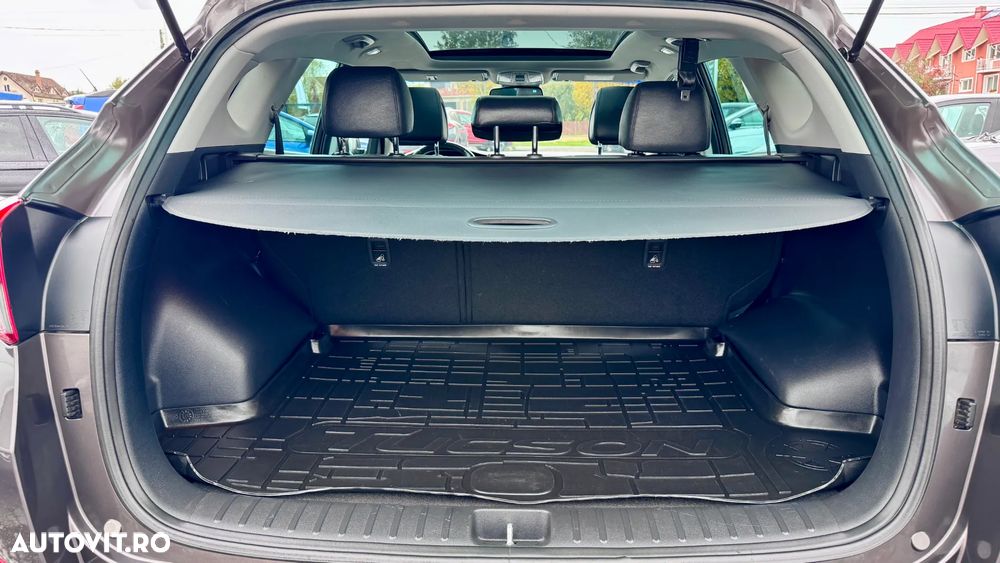 Hyundai Tucson blue 1.7 CRDi 2WD Style - 24