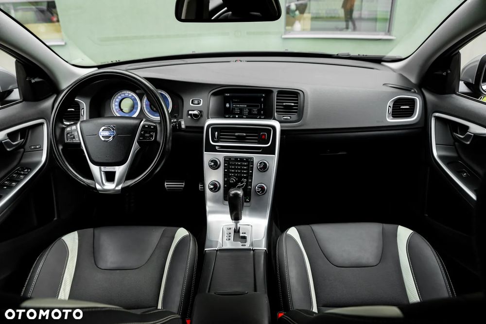 Volvo V60 D3 Geartronic RDesign - 21