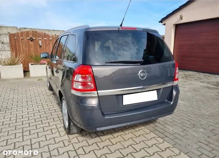 Opel Zafira - 9