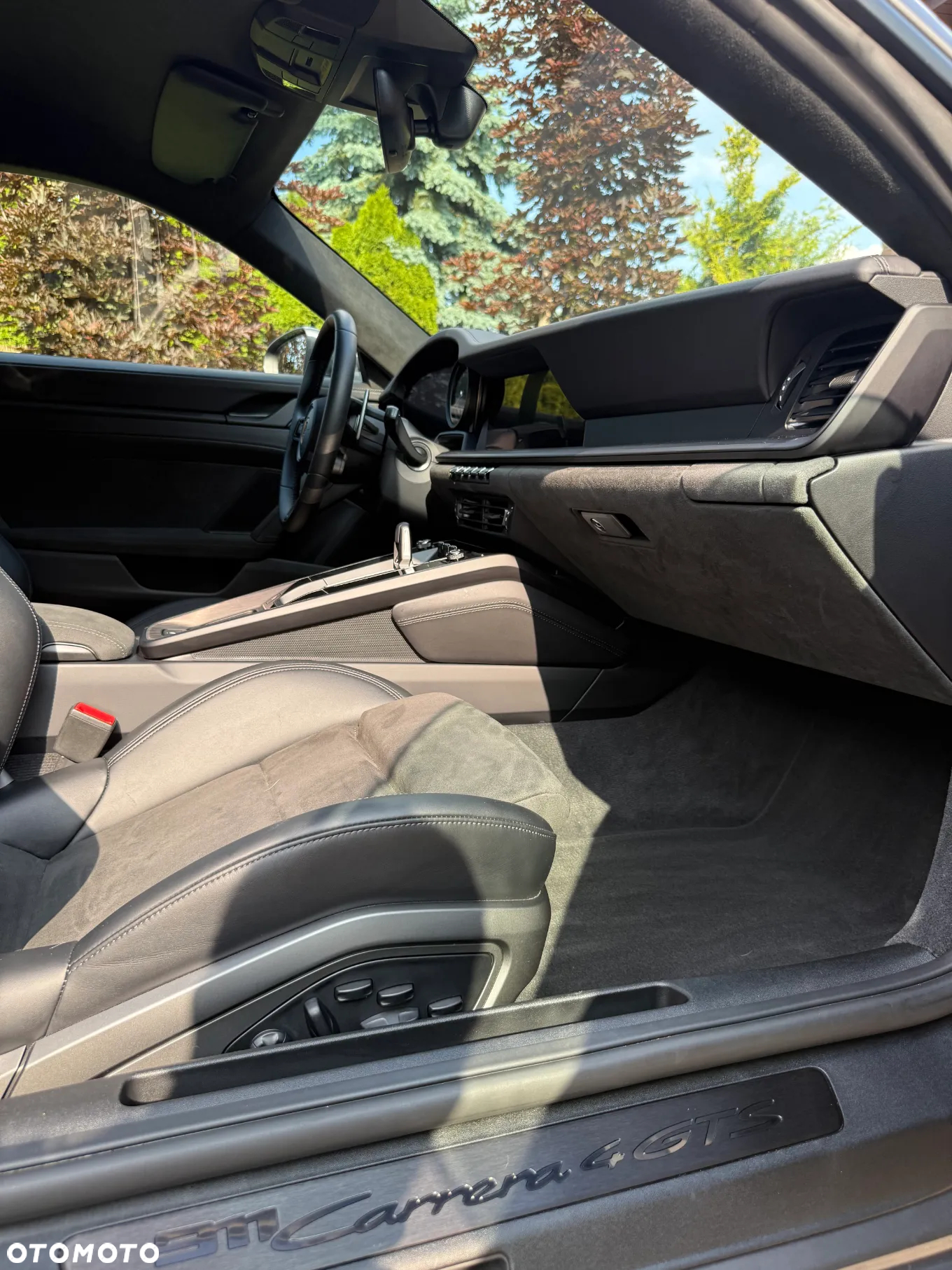 Porsche 911 Carrera 4 GTS - 27