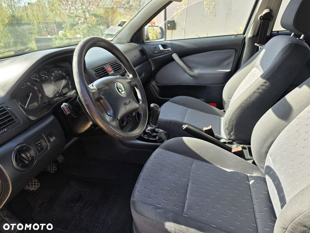 Skoda Octavia 1.6 Tour Ice - 5