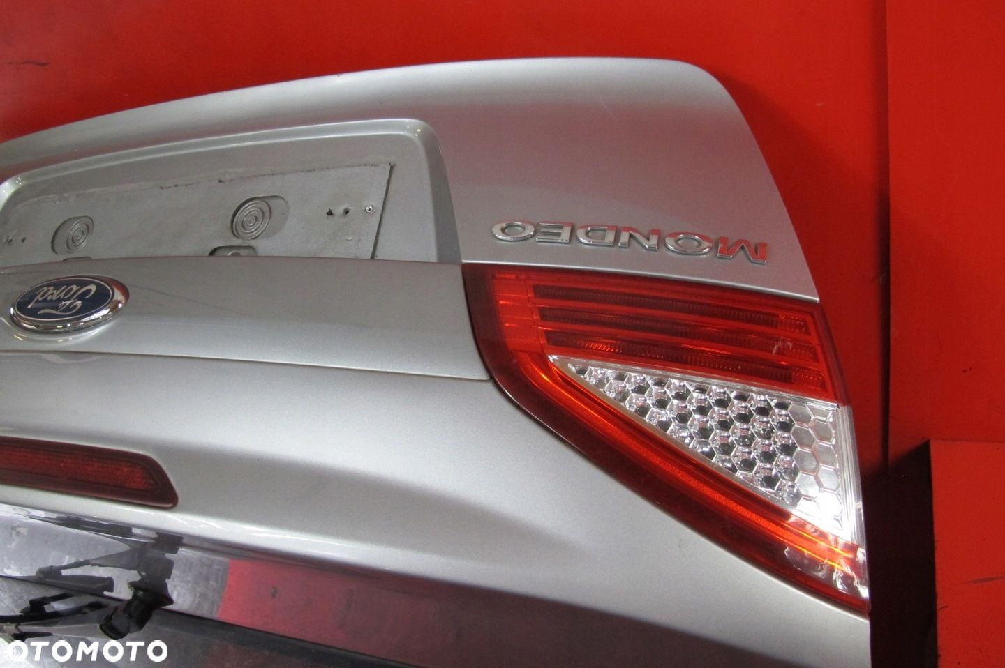 FORD MONDEO IV 4 MK4 BA7 SZYBA TYŁ TYLNA KLAPA BAGAŻNIKA 5D HB H8 - 2