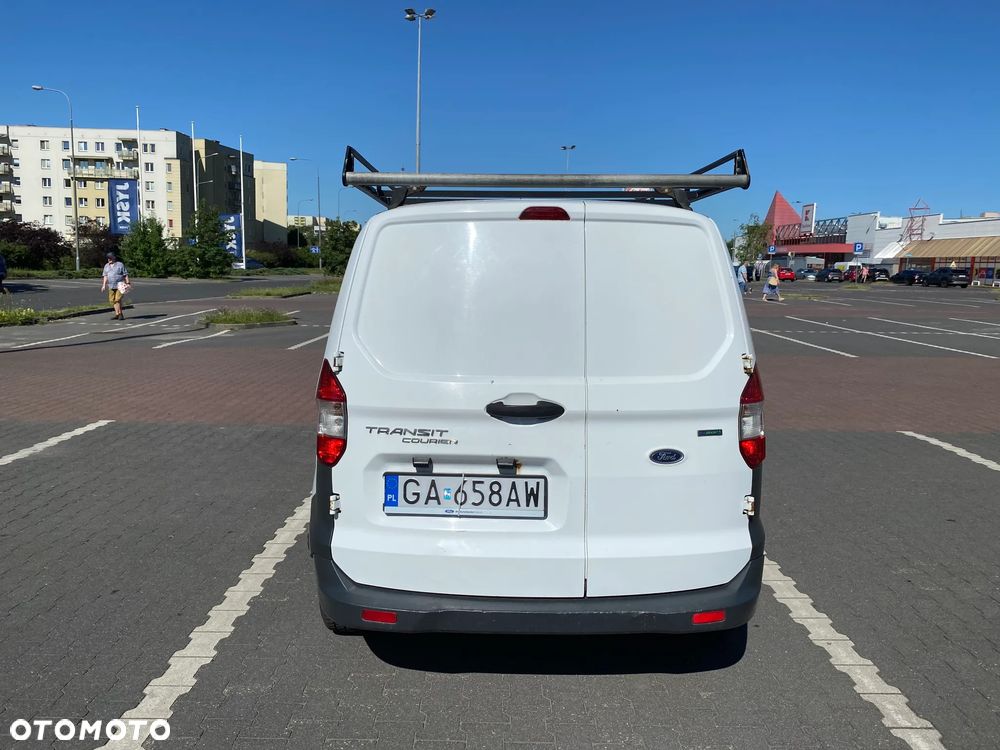 Ford Transit Courier - 4