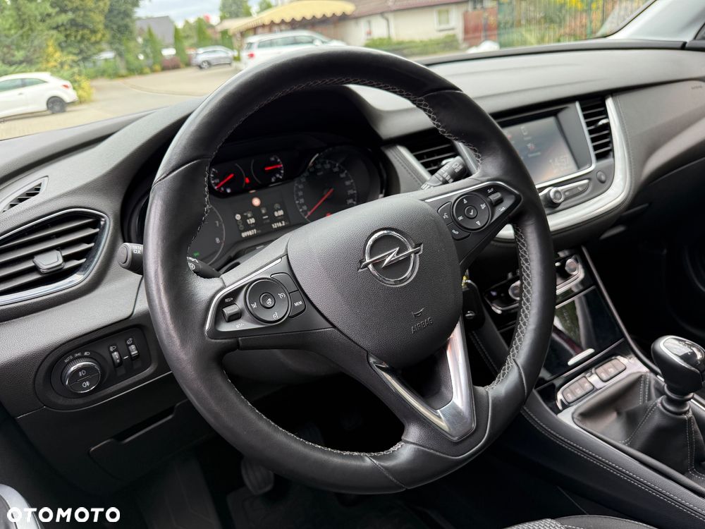 Opel Grandland X 1.2 Start/Stop Business Elegance - 17