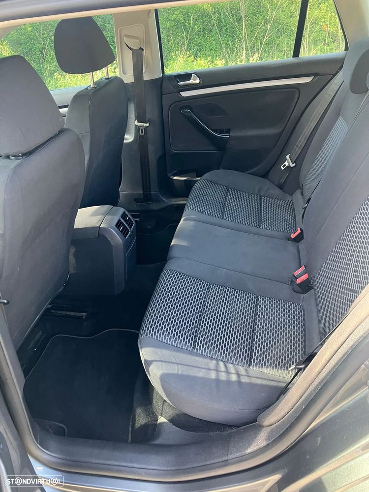 VW Golf Variant 1.6 TDi Confortline - 11