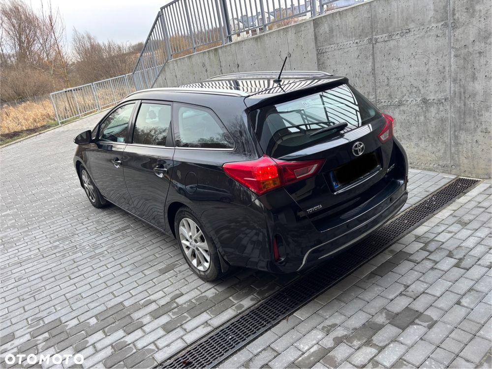 Toyota Auris 1.6 Premium Comfort MS - 5