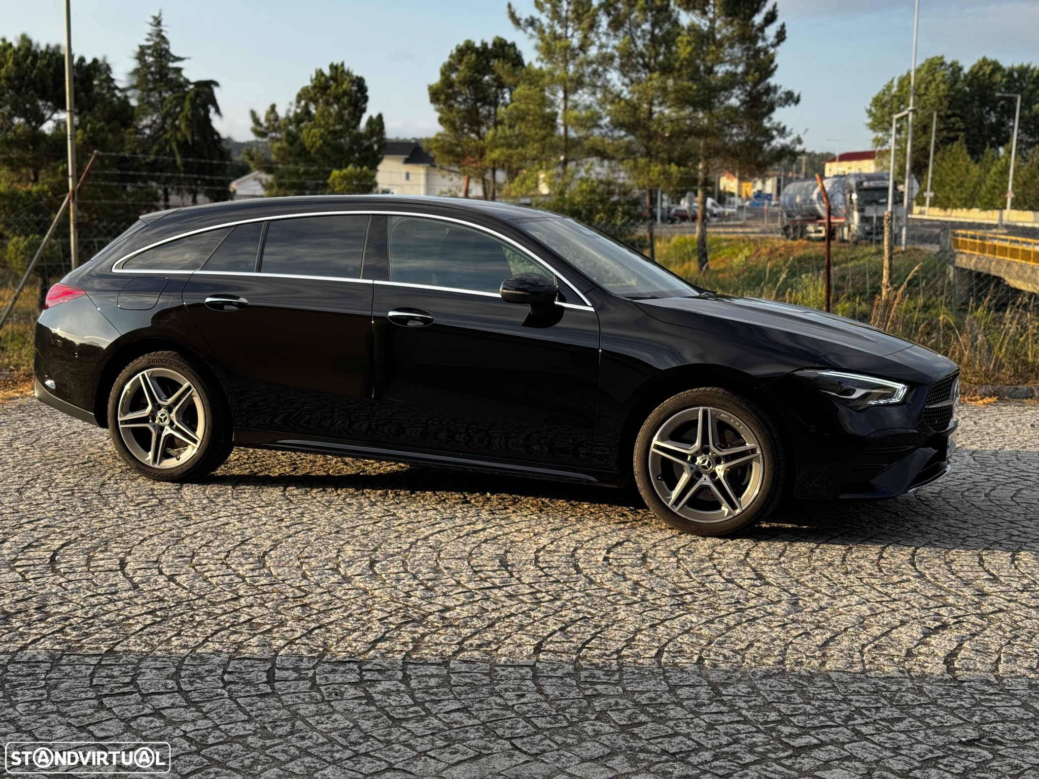 Mercedes-Benz CLA 250 e Shooting Brake AMG Line - 17