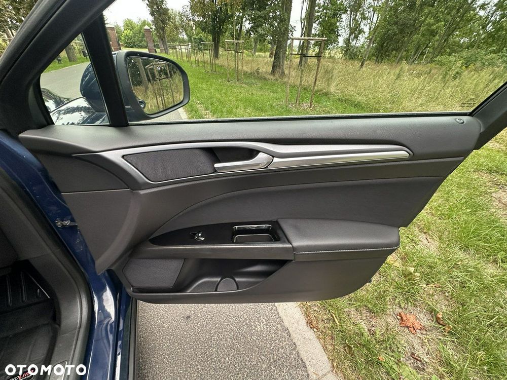Ford Mondeo - 28