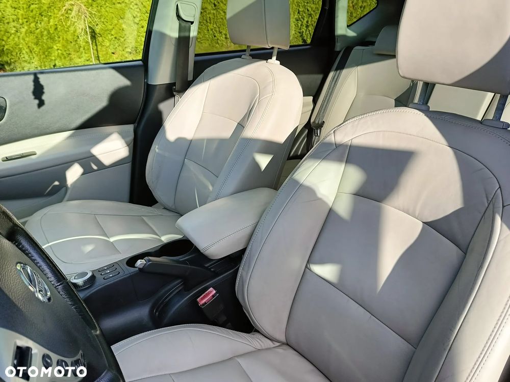 Nissan Qashqai 2.0 dCi 4x4 Tekna Premium - 17