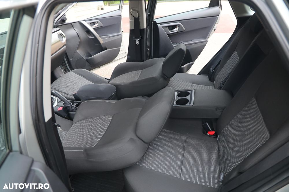 Toyota Auris 1.4 D-4D TS Luna - 8