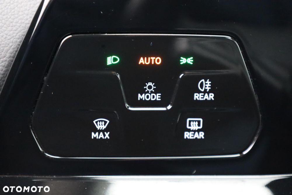 Volkswagen Golf Variant 2.0 TDI Life - 28