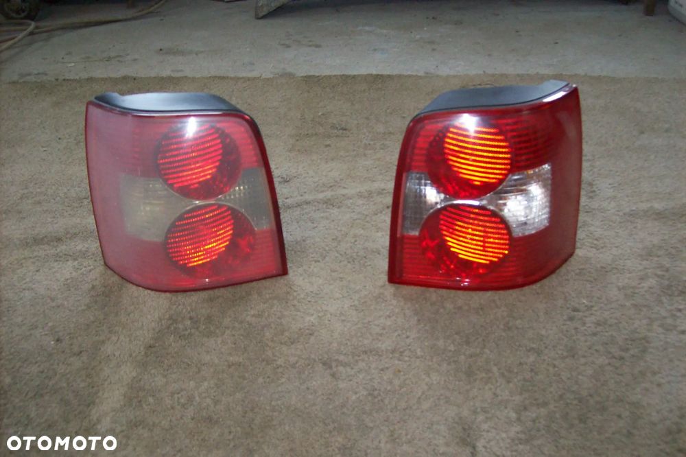 LAMPA TYLNA PRAWA VW PASSAT B-5 KOMBI LIFT - 1